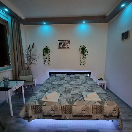 Ferienwohnung Студио В Центъра На Бургас Exterior foto